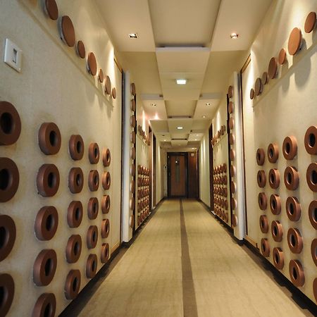 Neelkanth Paradise Hotel Ahmedabad Exterior foto